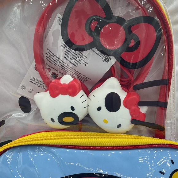 NWT HELLO KITTY 4 PIECE BACKPACK SET INCLUDES HELLO KITTY HEADPHONES - Picture 6 of 6